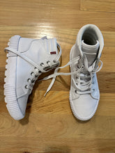 Load image into Gallery viewer, (10) Levi’s Sneakers
