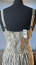 Load image into Gallery viewer, (XL) Express NWT’s Black White mid Dress
