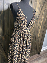 Load image into Gallery viewer, (S) Leopard Maxi with split
