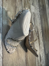 Load image into Gallery viewer, (10) NEW w/box Jessica Simpson Heels
