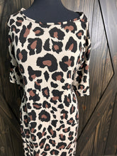 Load image into Gallery viewer, (22) NWT’s BooHoo Leopard Maxi
