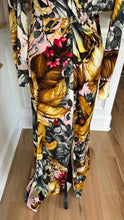 Load image into Gallery viewer, (XS) FN LUXE Floral Dress
