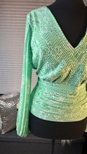 Load image into Gallery viewer, (14) WHBM Mint-White Top

