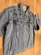 Load image into Gallery viewer, (M) Denim w/ Silver Fringe Jacket
