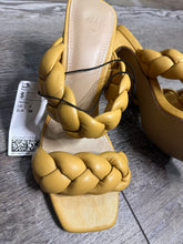 Load image into Gallery viewer, (7) Mustard Braided Heels
