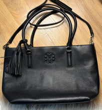 Load image into Gallery viewer, Tory Burch Black Small Thea Tote
