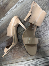 Load image into Gallery viewer, (9.5) CK Beige Heels
