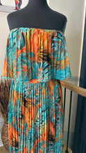 Load image into Gallery viewer, (XL) Pleated FN Dress NWT’s
