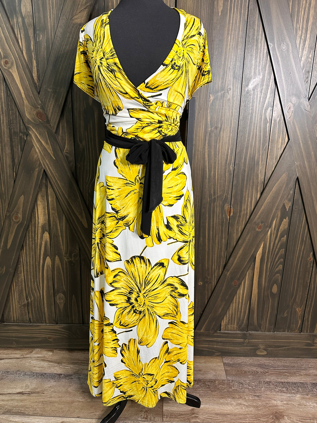 (22/24) NWT’s Ashley S Black Gold Long Maxi