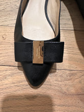 Load image into Gallery viewer, (7.5) Kate Spade Flats
