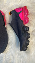 Load image into Gallery viewer, (10.5) Nike Air VaporMax Pink Blue
