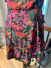 Load image into Gallery viewer, (M) NSR Floral Dress
