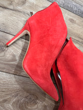Load image into Gallery viewer, (9) NEW Red Jessica Simpson Booties
