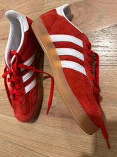 Load image into Gallery viewer, 8 (mens) 10 (women’s) Adidas Gazelle NEW
