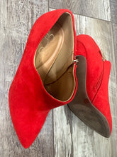 Load image into Gallery viewer, (7) Jessica Simpson Red Booties
