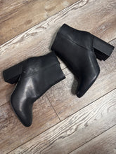 Load image into Gallery viewer, (9) NWT’s Madden Girl Chunky Heel Booties

