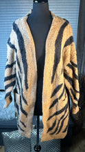 Load image into Gallery viewer, (3X) F21 Leopard Open Sweater
