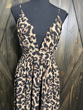 Load image into Gallery viewer, (S) Leopard Maxi with split
