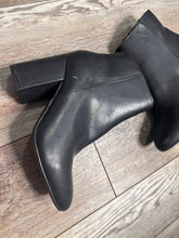 Load image into Gallery viewer, (9) NWT’s Madden Girl Chunky Heel Booties
