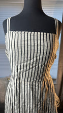 Load image into Gallery viewer, (XL) Express NWT’s Black White mid Dress
