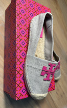 Load image into Gallery viewer, (7.5) Tory Burch Pink Khaki Espadrilles new w-box
