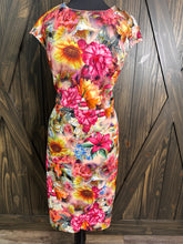 Load image into Gallery viewer, (M) NYC Pinnk Floral Maxi Dress
