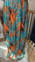 Load image into Gallery viewer, (XL) Pleated FN Dress NWT’s
