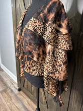 Load image into Gallery viewer, (XL) Leopard Layer Top
