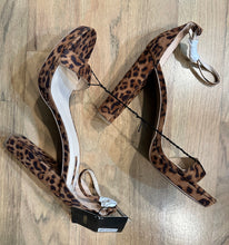 Load image into Gallery viewer, (10) NWT’s Camo Heels
