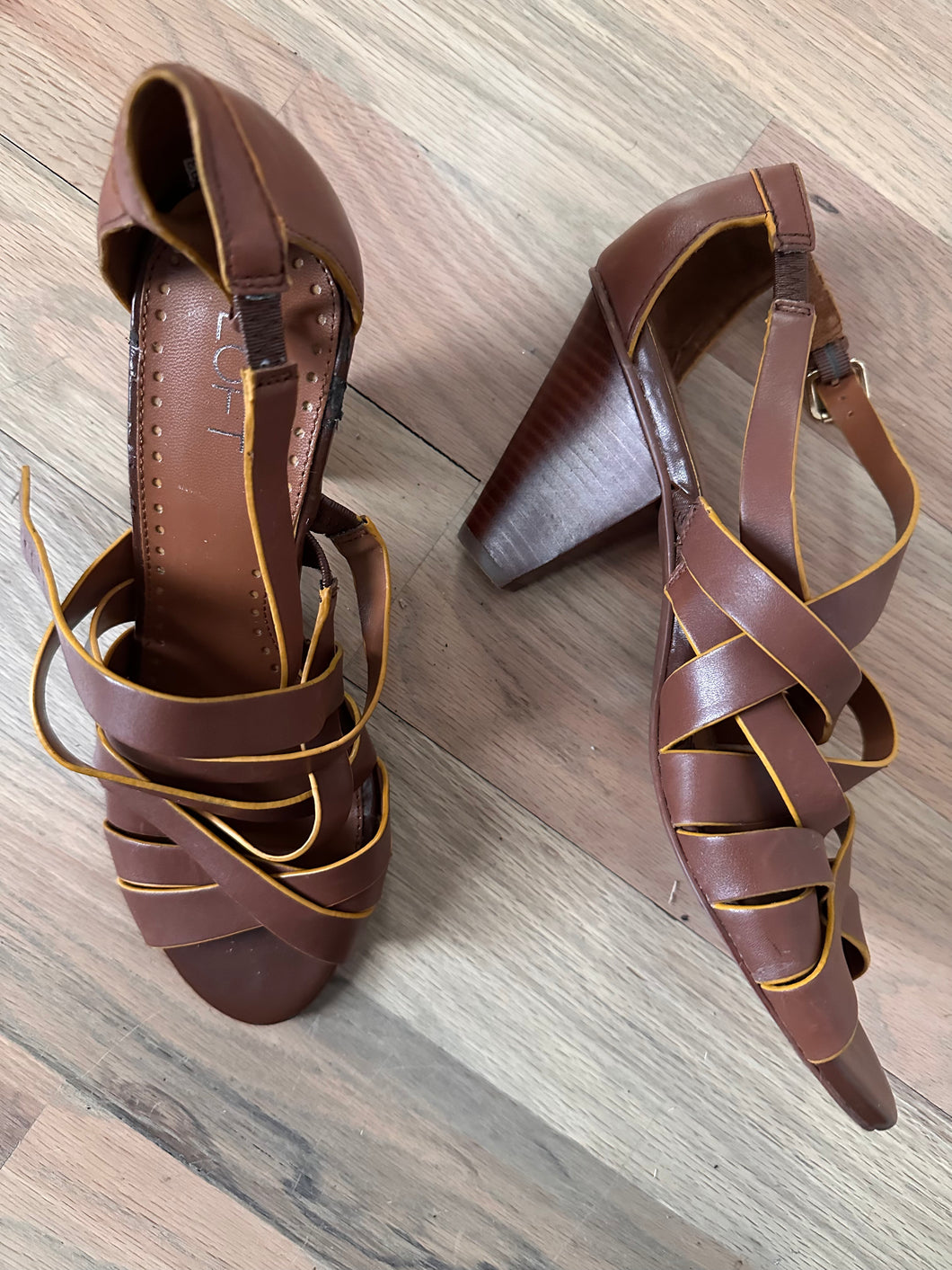 (9) Loft Brown Leather Heels