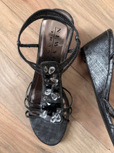Load image into Gallery viewer, (10) Gray Bling Sandals
