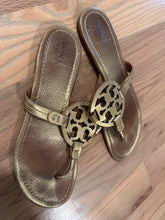 Load image into Gallery viewer, (9) Tory Burch Gold Miller
