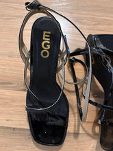 Load image into Gallery viewer, (9) EGO Block Patent Heels
