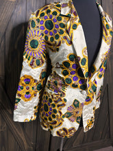 Load image into Gallery viewer, (M) Vintage Cream Blazer
