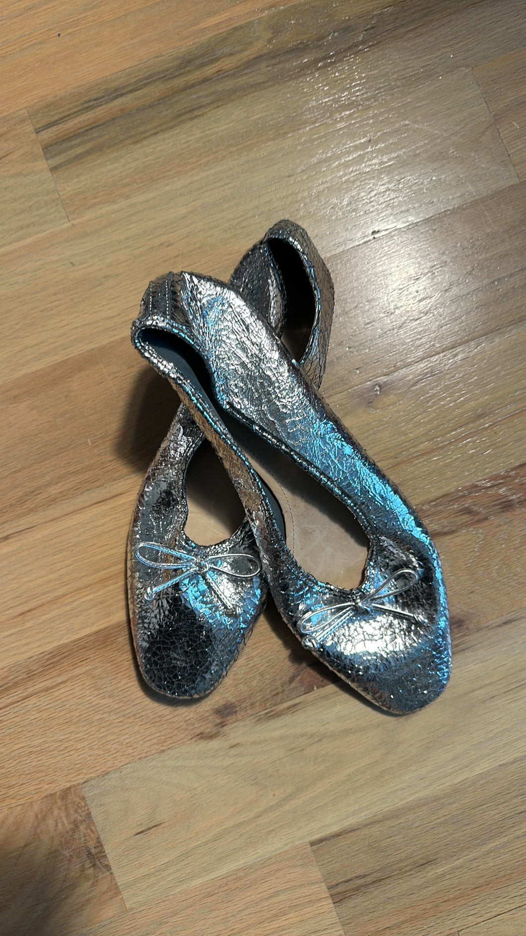 (9.5) NEW SCHUTZ Silver Shoes