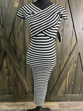 Load image into Gallery viewer, (M) NWT’s Gab Union Stripe Dress
