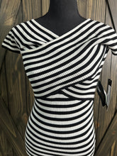 Load image into Gallery viewer, (M) NWT’s Gab Union Stripe Dress
