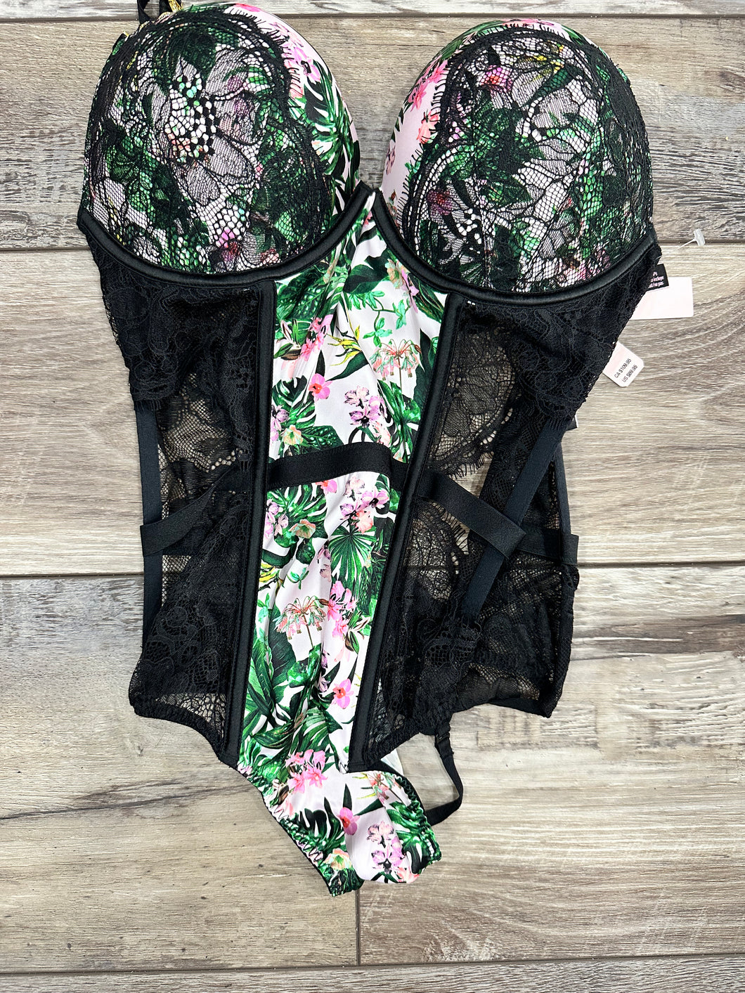 (M) Victoria Secret floral