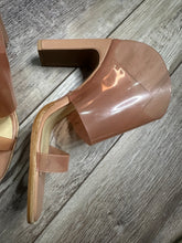 Load image into Gallery viewer, Clear 42 Gold Heels (NEW)

