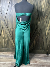 Load image into Gallery viewer, (3X) NYC Green Slip Dress
