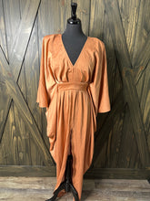 Load image into Gallery viewer, (S) FN NWT’s Drape Dress w/shoulder pads
