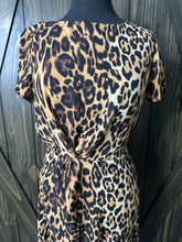 Load image into Gallery viewer, (M) NYC Leopard Hi Lo Top
