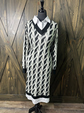 Load image into Gallery viewer, (22/24) NWT’s Ashley Stewart Sweater Dress
