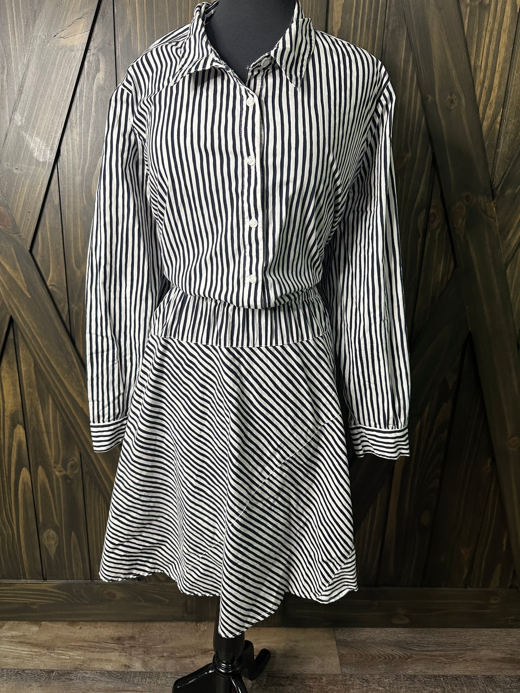 (24) Black White Stripe Dress