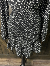 Load image into Gallery viewer, (1X) Black White Shein
