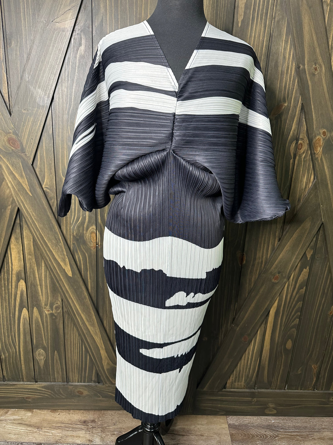 (L/XL) Black White Boutique Dress