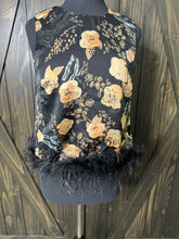 Load image into Gallery viewer, (S) Black Ashtro w/faux fur top
